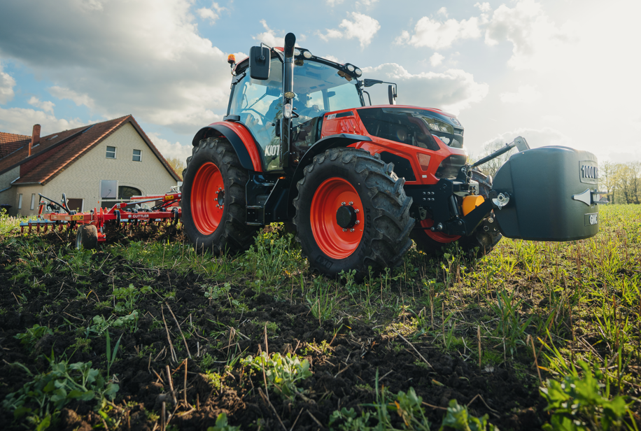 Ciągnik Kioti HX1302 ATC